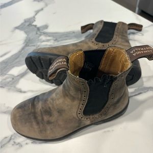 Blundstones